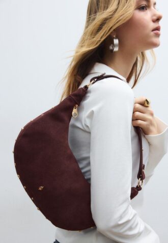 100 % Leder-Umhängetasche mit Nieten