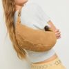 100 % Leder-Umhängetasche mit Nieten