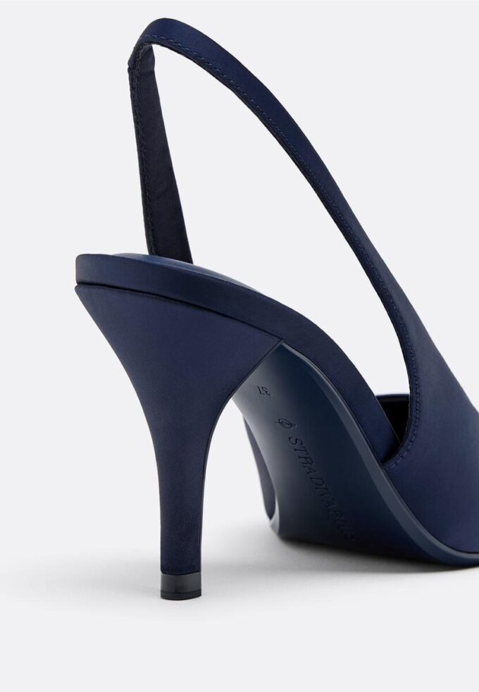 Absatzschuhe in Satinoptik