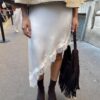 Asymmetrischer Rock aus Satin Asymmetrischer Rock aus Satin
