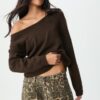 Asymmetrischer Strickpullover Asymmetrischer Strickpullover