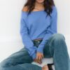 Asymmetrischer Strickpullover Asymmetrischer Strickpullover