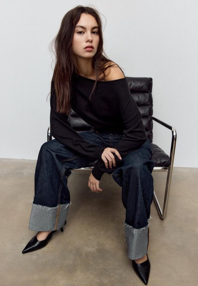 Asymmetrischer Strickpullover Asymmetrischer Strickpullover
