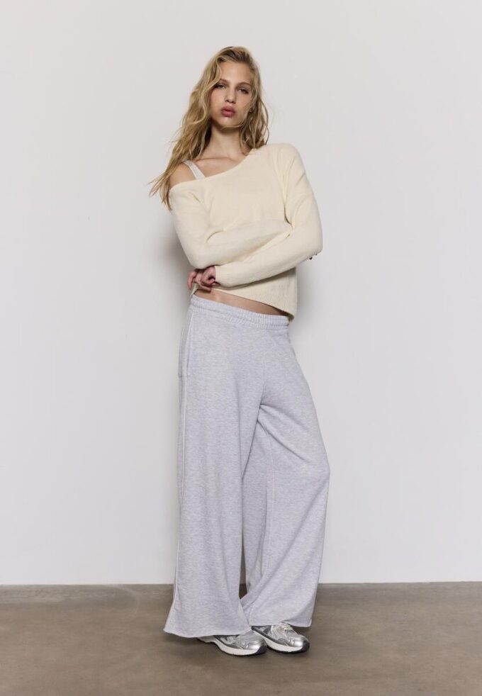 Asymmetrischer Strickpullover Asymmetrischer Strickpullover