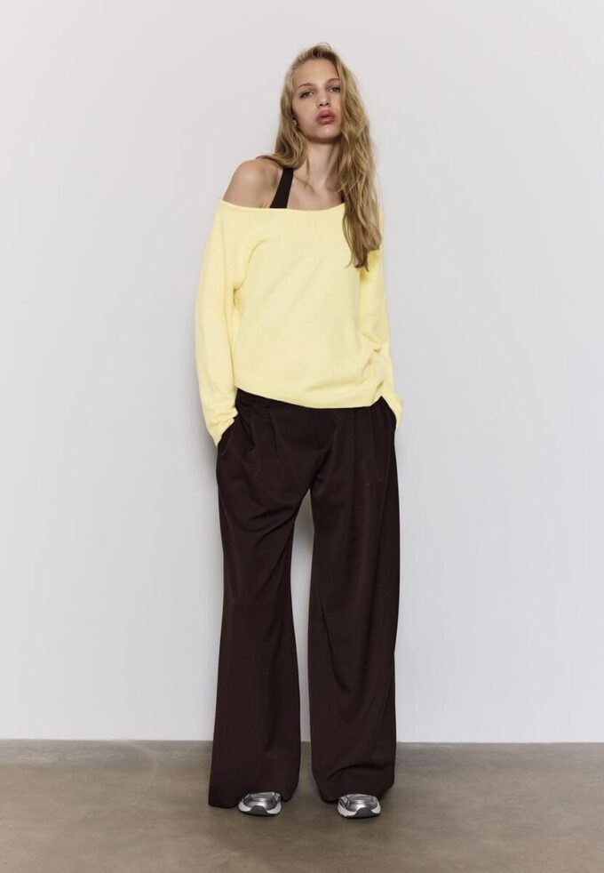 Asymmetrischer Strickpullover Asymmetrischer Strickpullover