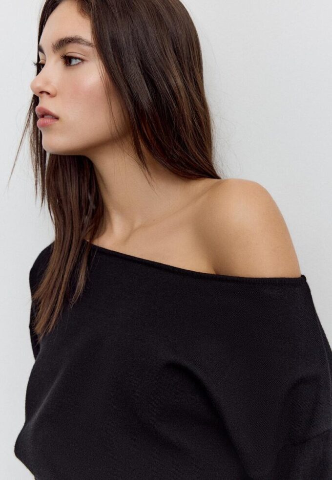 Asymmetrischer Strickpullover Asymmetrischer Strickpullover