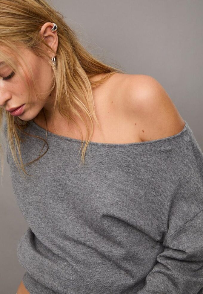 Asymmetrischer Strickpullover Asymmetrischer Strickpullover