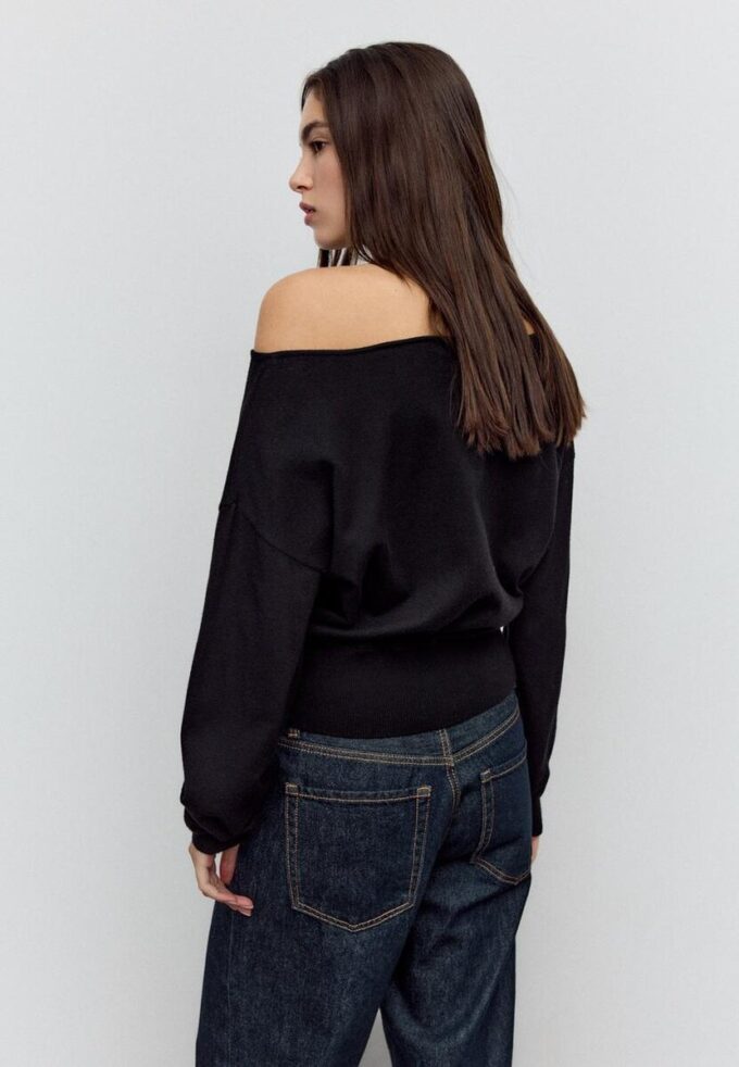 Asymmetrischer Strickpullover Asymmetrischer Strickpullover