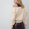Asymmetrischer Strickpullover Asymmetrischer Strickpullover