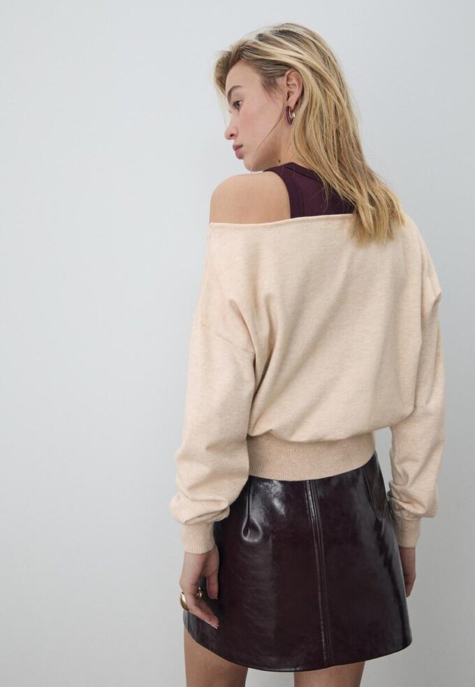 Asymmetrischer Strickpullover Asymmetrischer Strickpullover