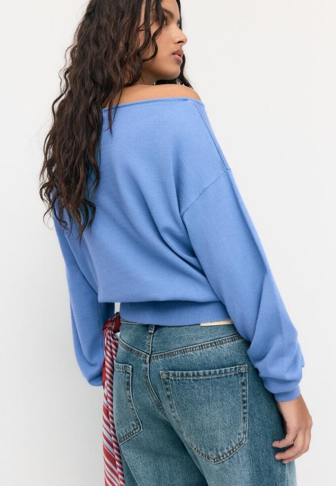 Asymmetrischer Strickpullover Asymmetrischer Strickpullover