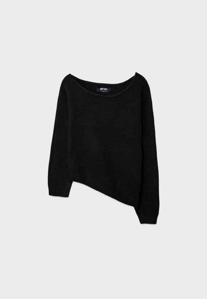 Asymmetrischer Strickpullover Asymmetrischer Strickpullover