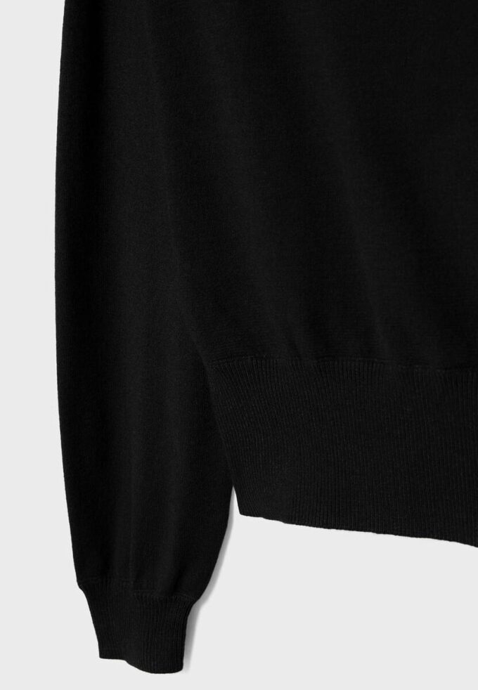Asymmetrischer Strickpullover Asymmetrischer Strickpullover