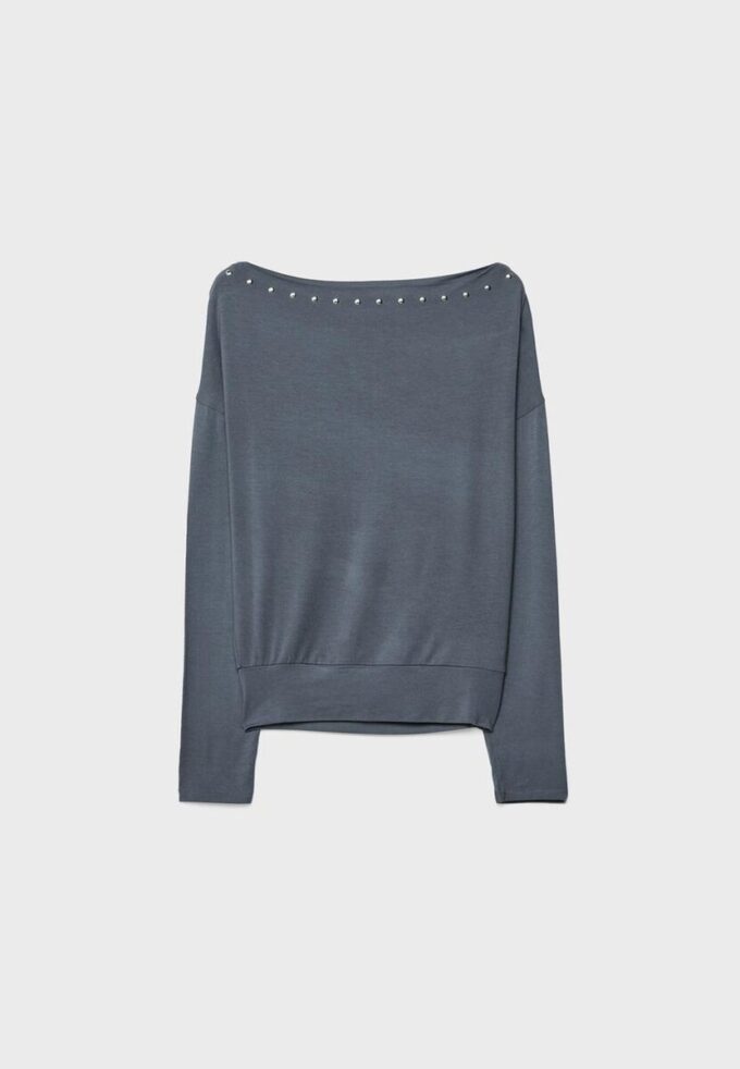 Asymmetrisches T-Shirt mit Nieten Asymmetrisches T-Shirt mit Nieten