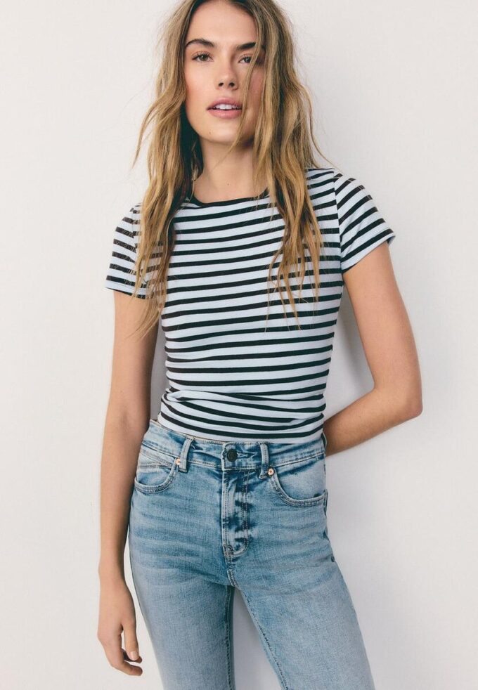 Basics Slim Fit gestreiftes T-Shirt