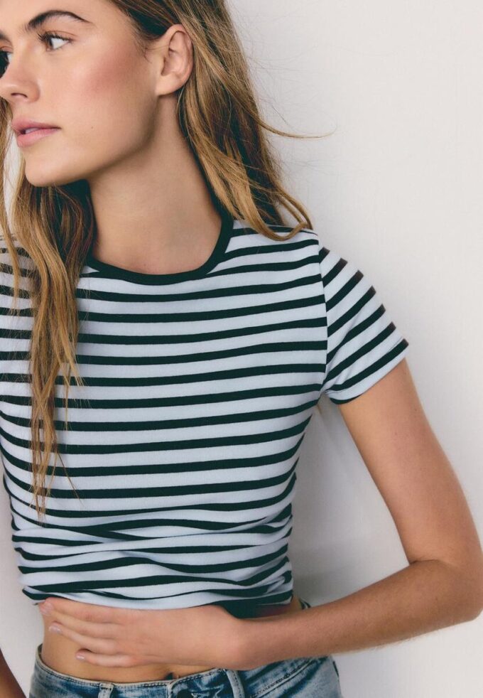 Basics Slim Fit gestreiftes T-Shirt