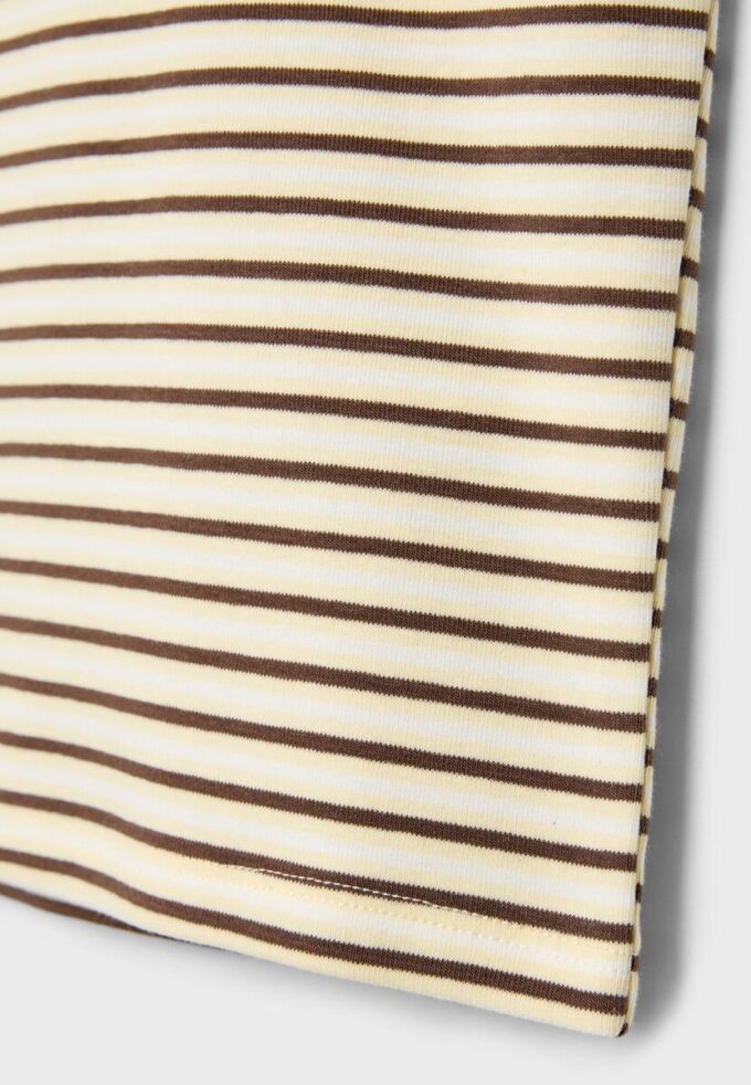 Basics Slim Fit gestreiftes T-Shirt