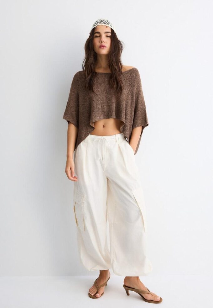 Basics-Strickpullover im Cape-Stil