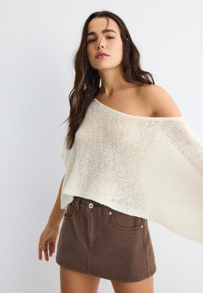 Basics-Strickpullover im Cape-Stil