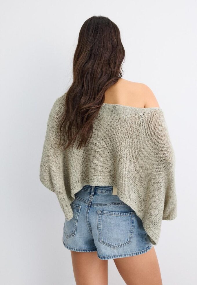 Basics-Strickpullover im Cape-Stil