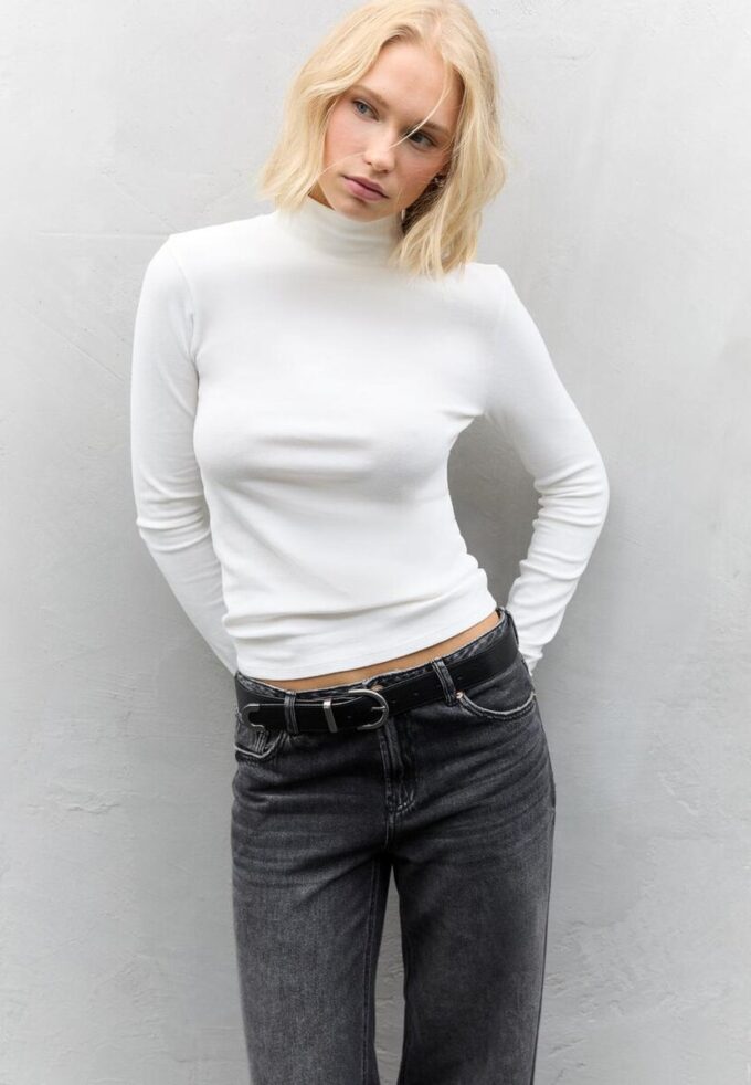 Basics T-Shirt mit hohem Kragen