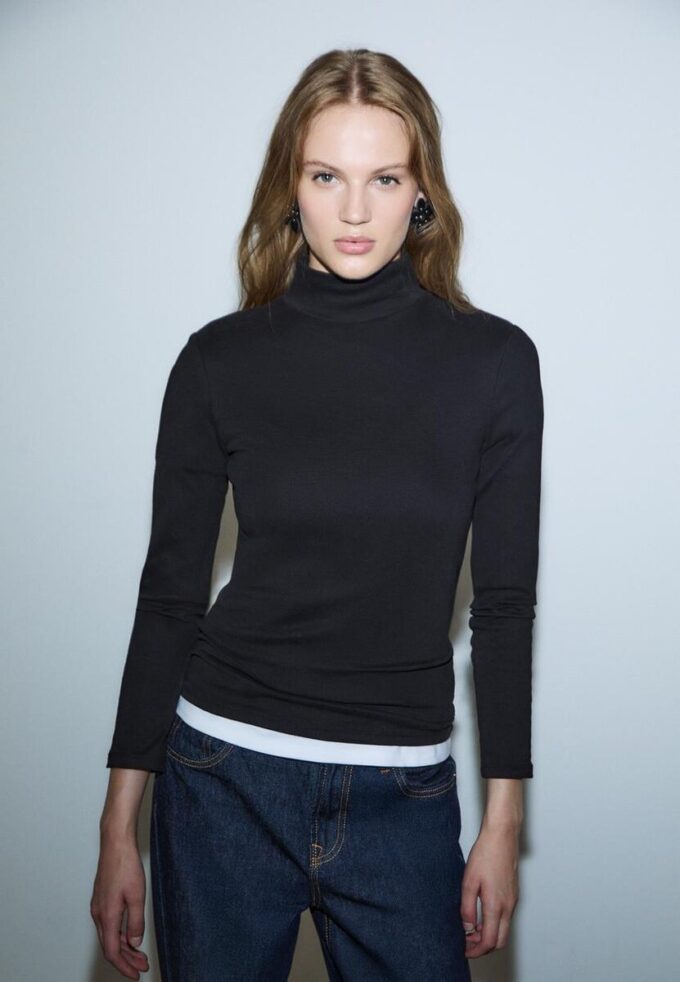 Basics T-Shirt mit hohem Kragen