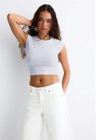 Basics tailliertes Crop-T-Shirt