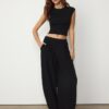 Basics tailliertes Crop-T-Shirt