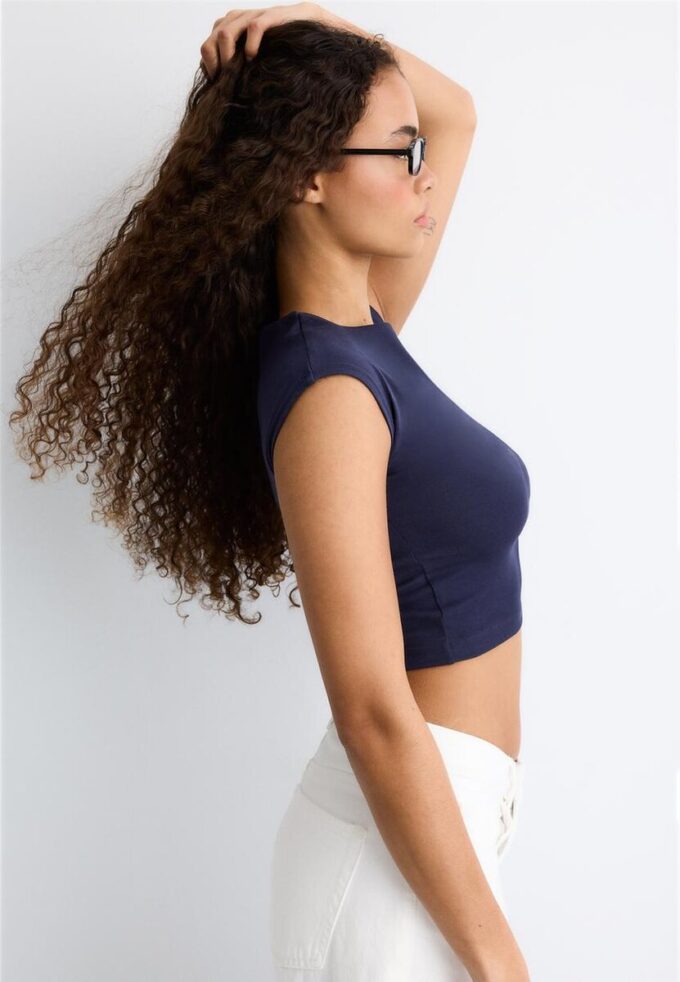 Basics tailliertes Crop-T-Shirt