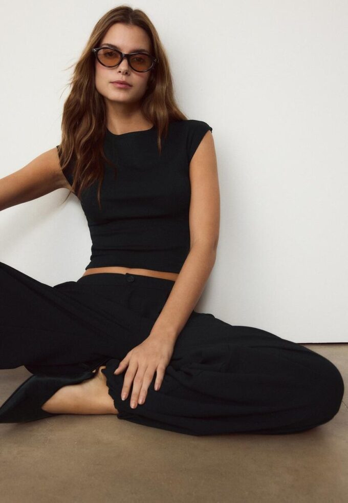 Basics tailliertes Crop-T-Shirt
