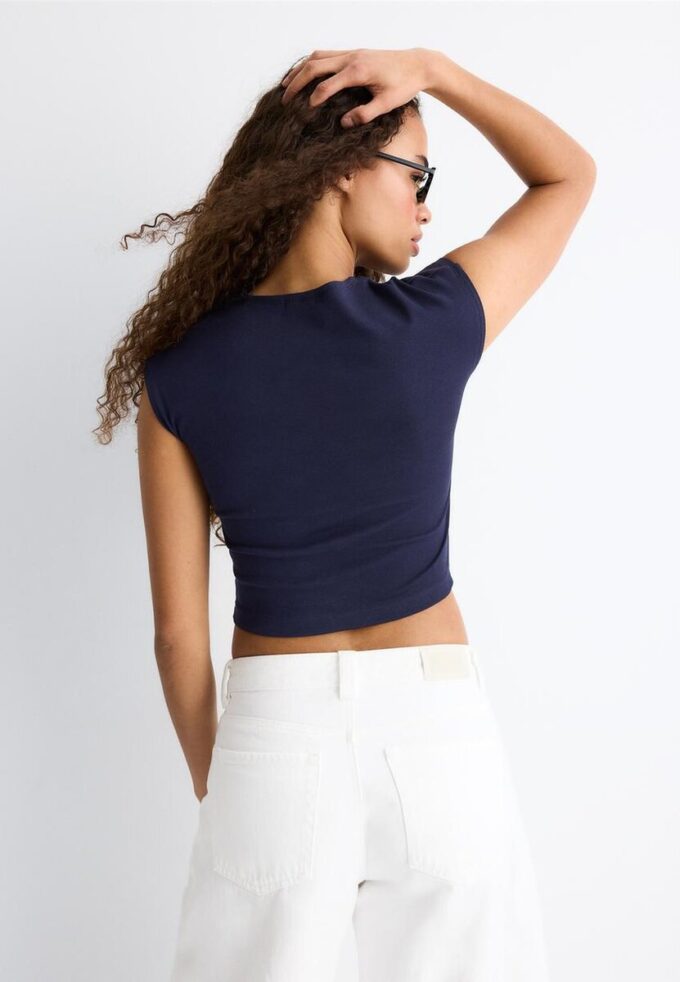 Basics tailliertes Crop-T-Shirt