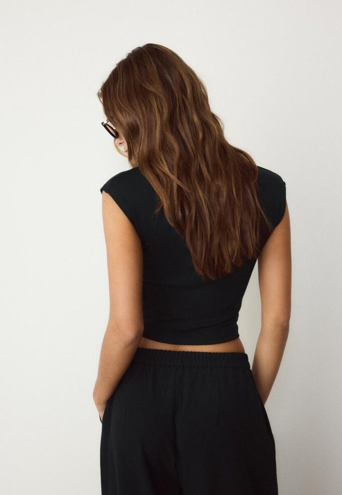 Basics tailliertes Crop-T-Shirt