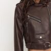 Bikerjacke aus Kunstleder mit Gürtel