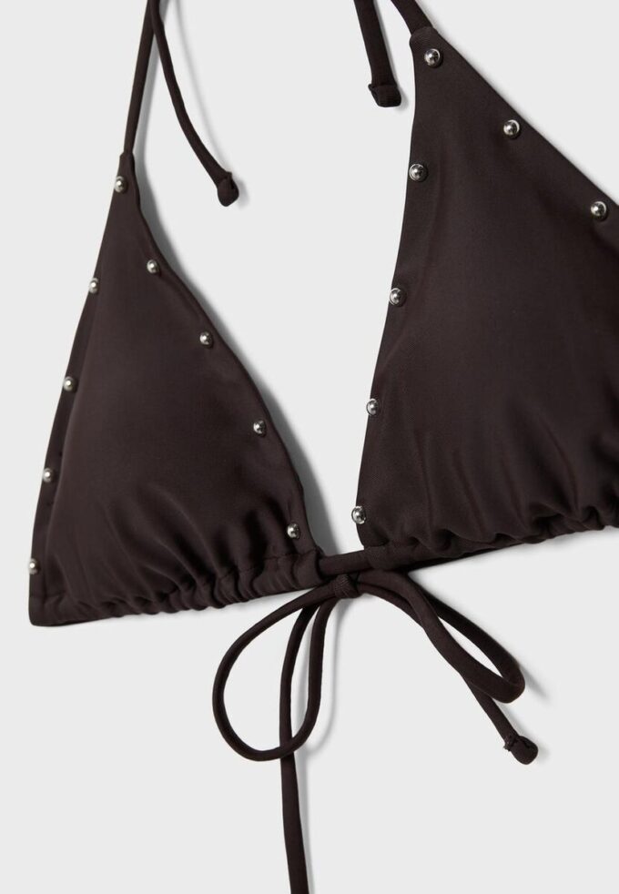 Bikini-Oberteil im Dreieck-Schnitt mit Nieten Bikini-Oberteil im Dreieck-Schnitt mit Nieten