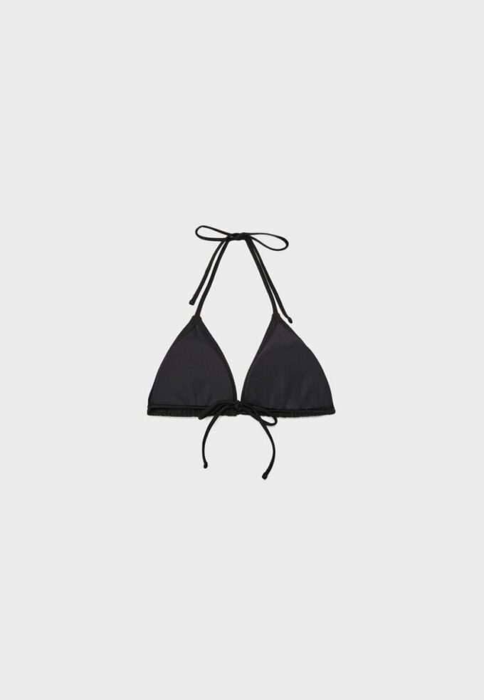 Bikini-Oberteil im Triangel-Schnitt mit Blumenstickerei Bikini-Oberteil im Triangel-Schnitt mit Blumenstickerei