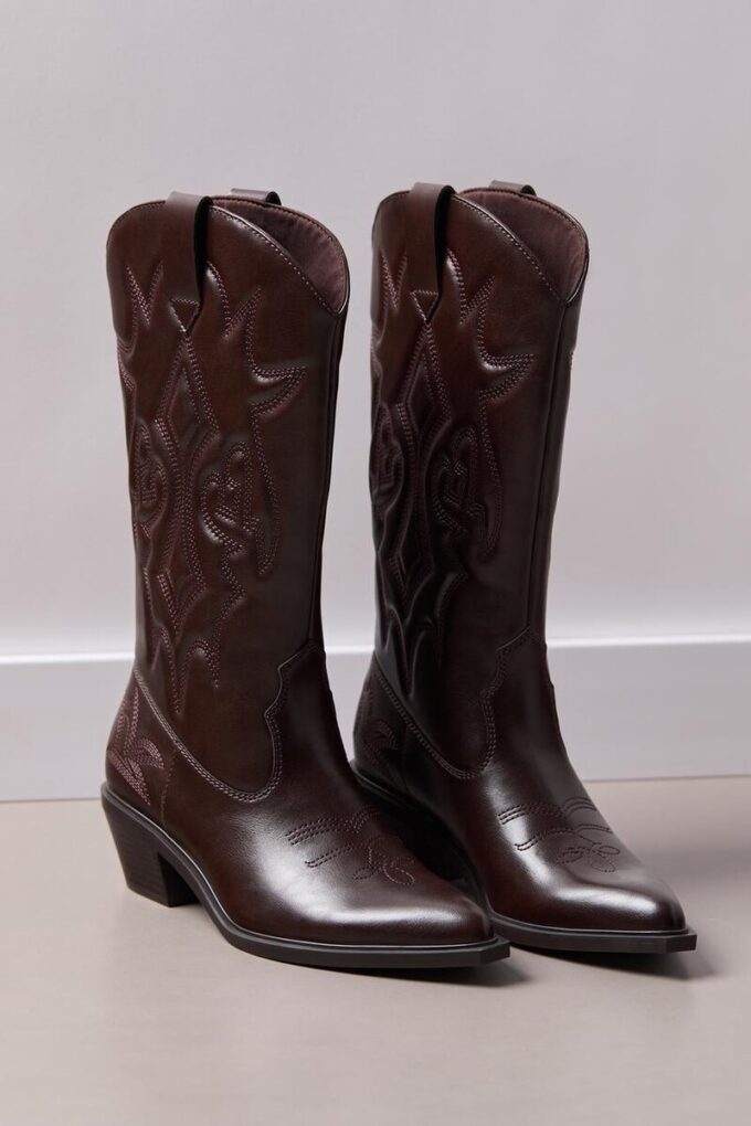 Cowboystiefel mit Absatz Cowboystiefel mit Absatz