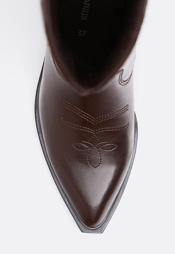 Cowboystiefel mit Absatz Cowboystiefel mit Absatz