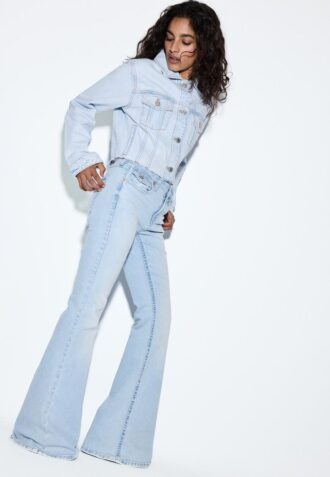 D04 Low-Rise-Jeans mit Flared-Bein