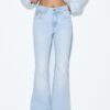 D04 Low-Rise-Jeans mit Flared-Bein D04 Low-Rise-Jeans mit Flared-Bein