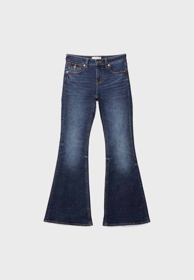 D04 Low-Rise-Jeans mit Flared-Bein D04 Low-Rise-Jeans mit Flared-Bein