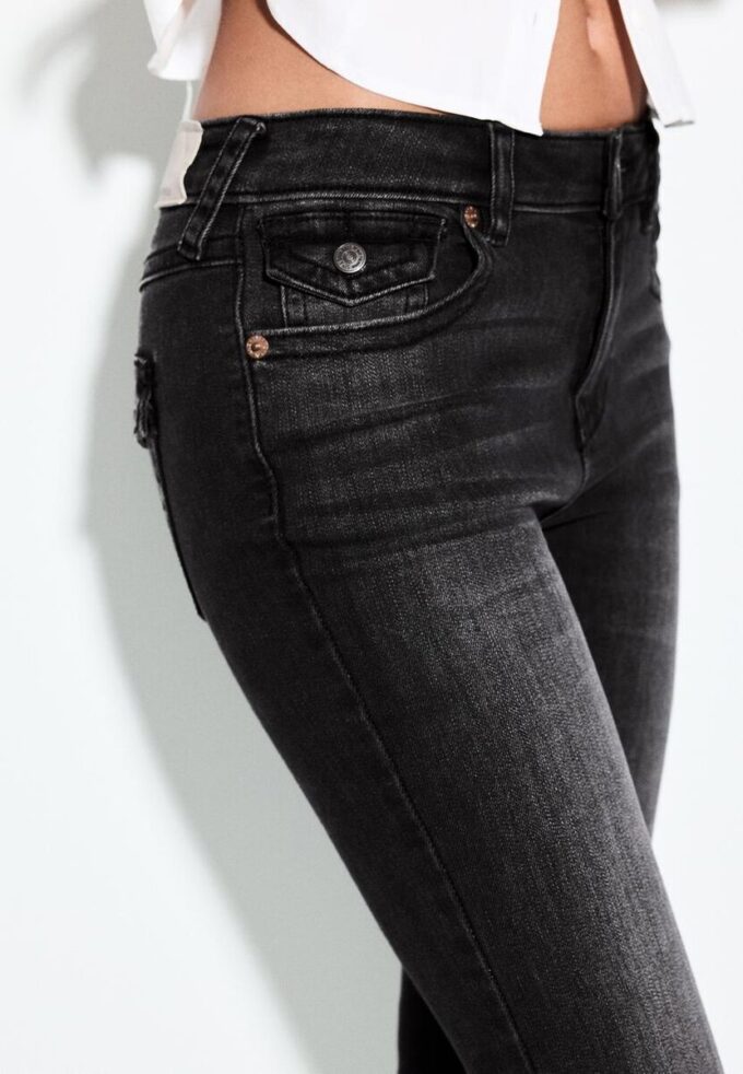 D04 Low-Rise-Jeans mit Flared-Bein D04 Low-Rise-Jeans mit Flared-Bein