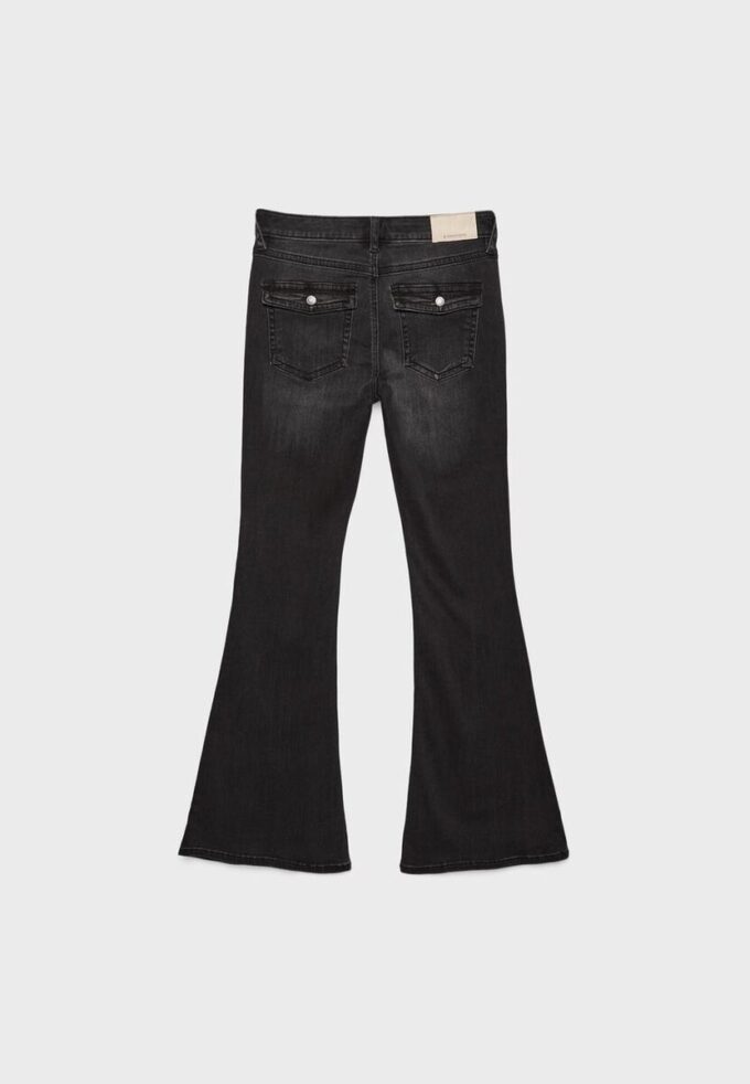 D04 Low-Rise-Jeans mit Flared-Bein D04 Low-Rise-Jeans mit Flared-Bein