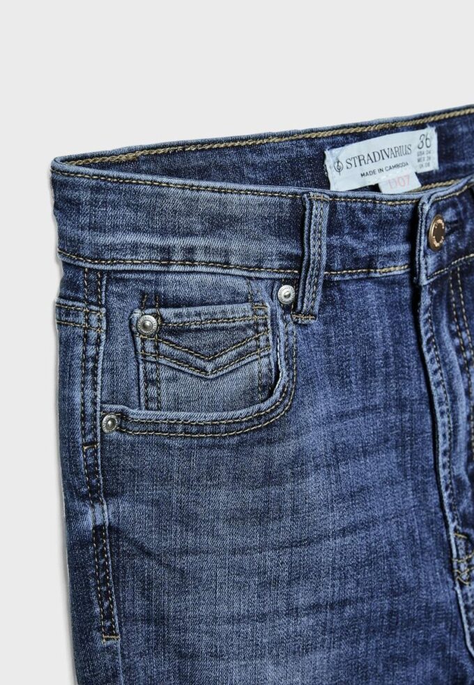 D07 Skinny-Jeans mit normaler Leibhöhe D07 Skinny-Jeans mit normaler Leibhöhe