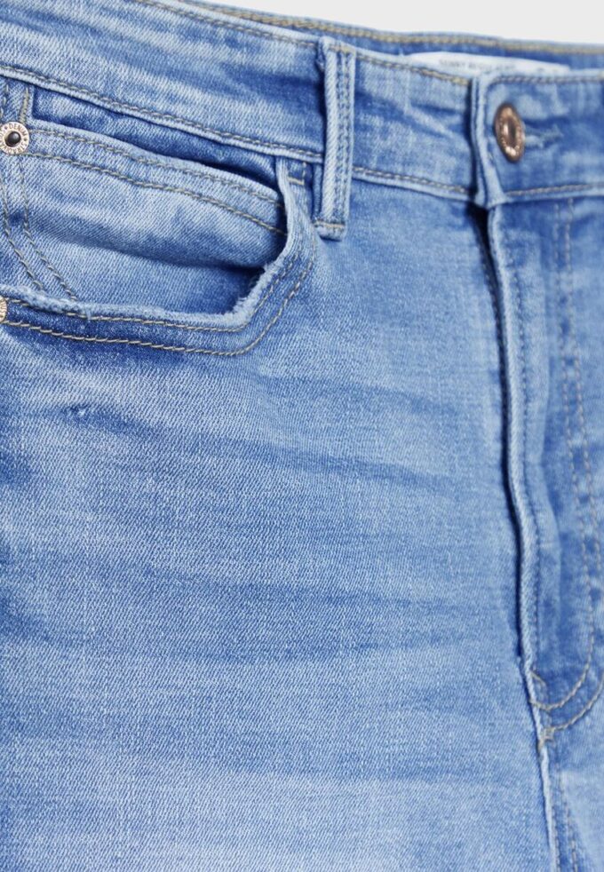 D07 Skinny-Jeans mit normaler Leibhöhe D07 Skinny-Jeans mit normaler Leibhöhe