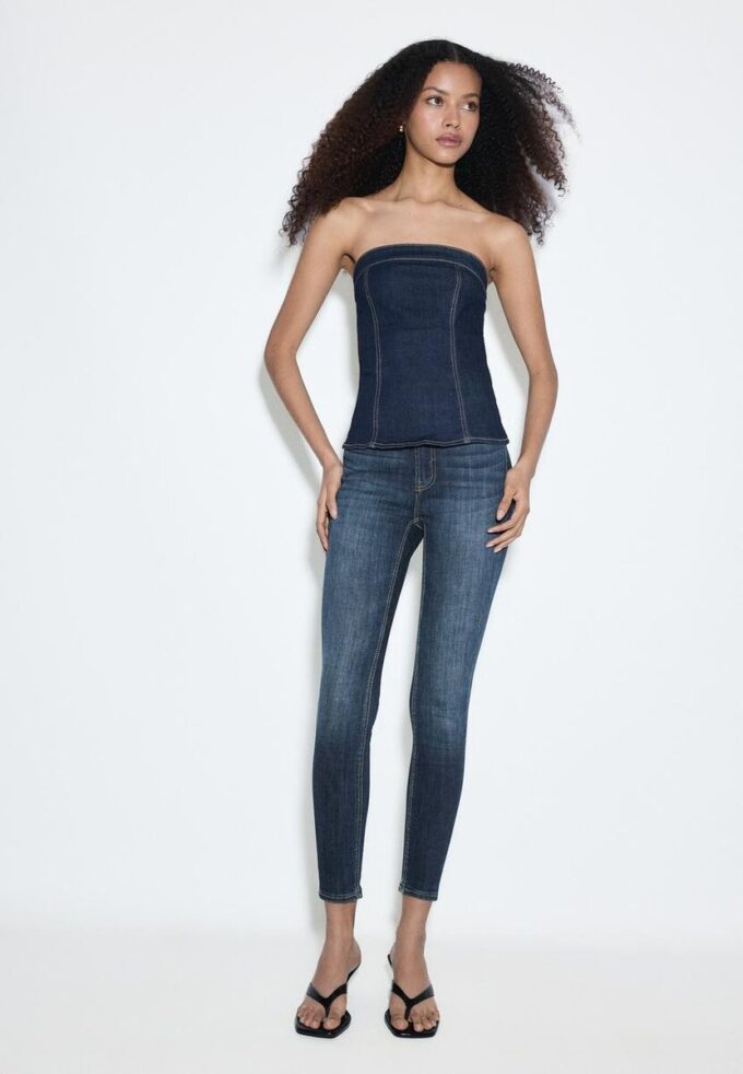 D07 Skinny-Jeans mit normaler Leibhöhe D07 Skinny-Jeans mit normaler Leibhöhe