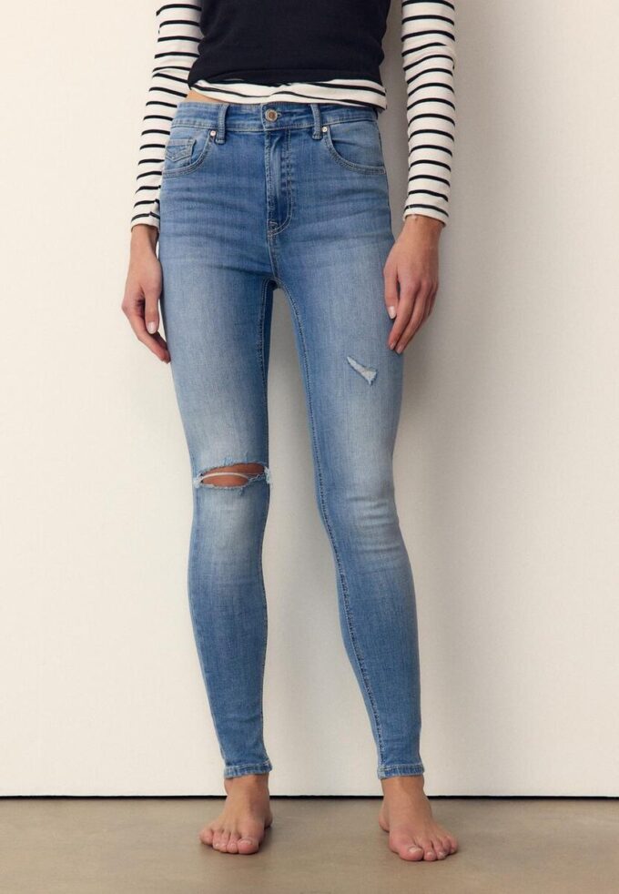D07 Skinny-Jeans mit normaler Leibhöhe D07 Skinny-Jeans mit normaler Leibhöhe