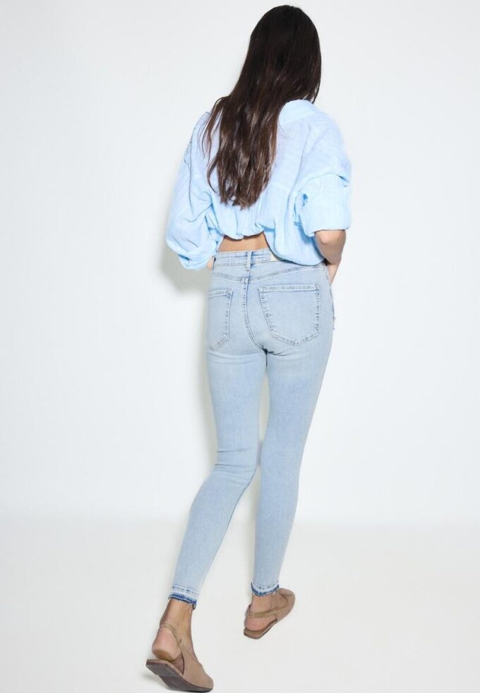 D07 Skinny-Jeans mit normaler Leibhöhe D07 Skinny-Jeans mit normaler Leibhöhe