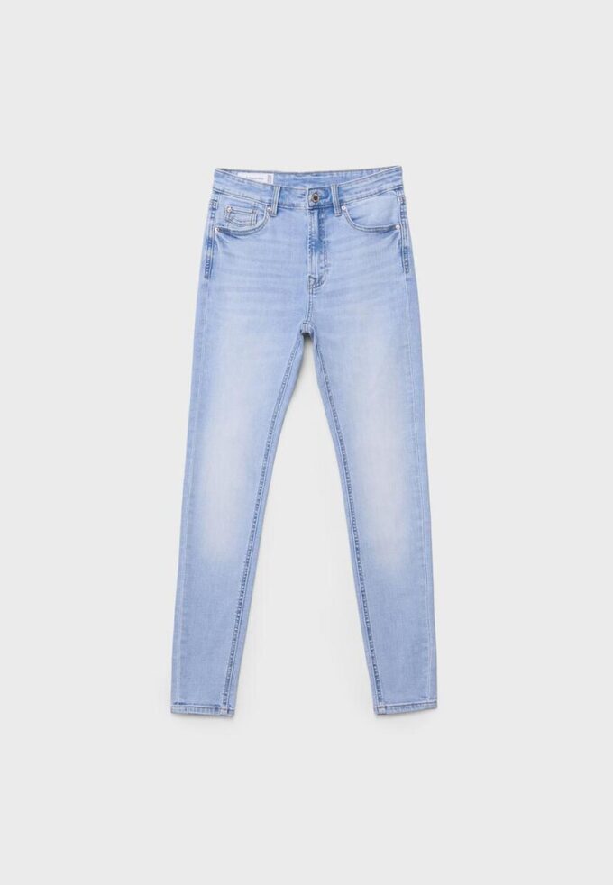 D07 Skinny-Jeans mit normaler Leibhöhe D07 Skinny-Jeans mit normaler Leibhöhe