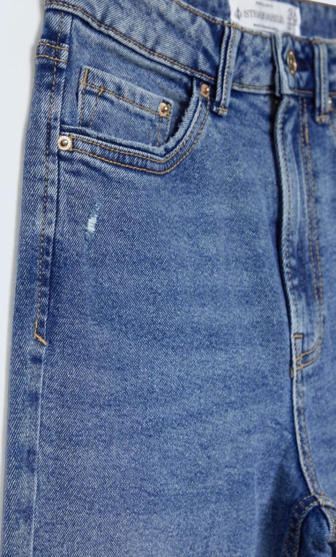 D10 Slim-Fit-Mom Jeans