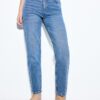 D10 Slim-Fit-Mom Jeans